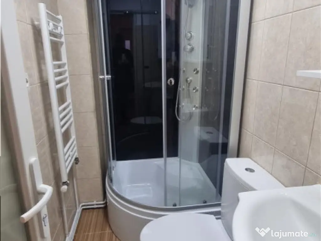 Studio la casa , zona strazii Lunga