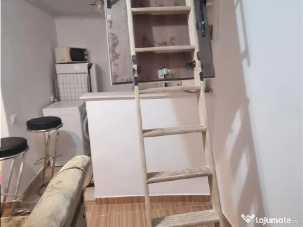 Studio la casa , zona strazii Lunga