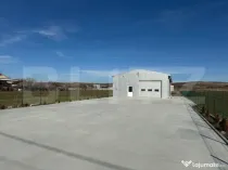 Hală 194 mp utili, platformă betonată 770 mp și teren to