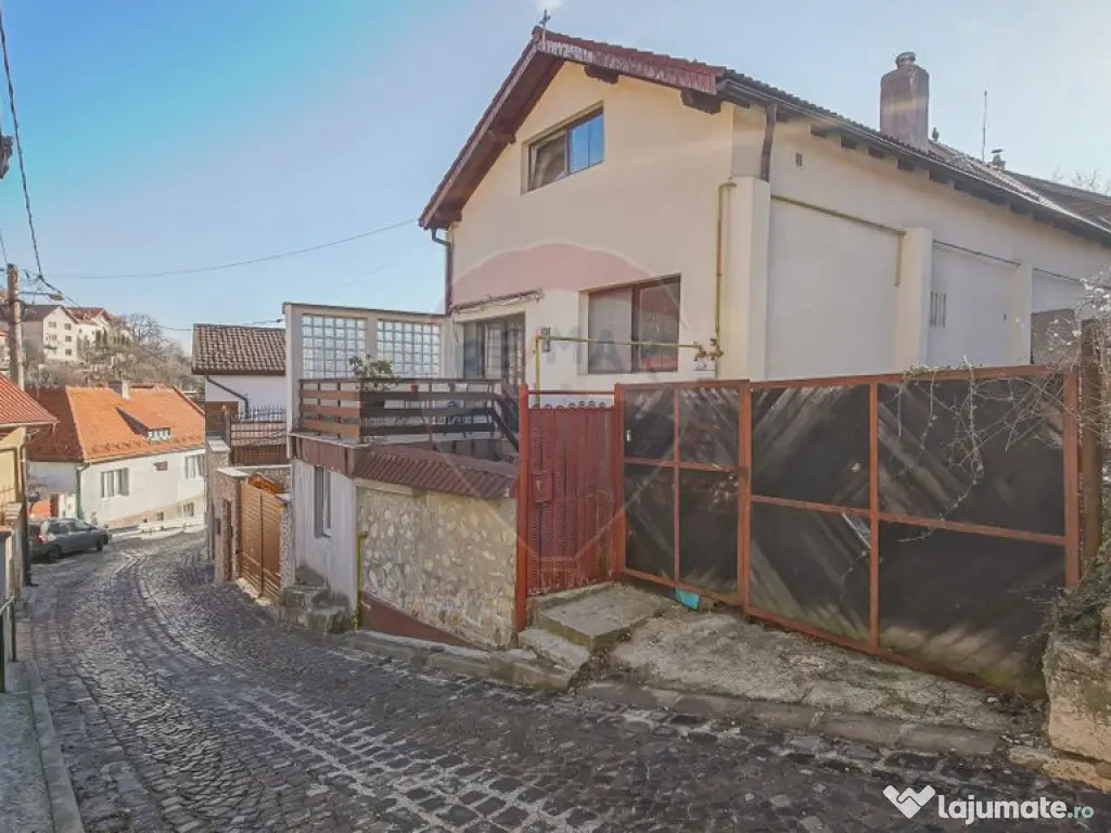 PODUL LUI GRID 13 | CASA 4 CAMERE CU DOUA BAI SI PRIVELIS...