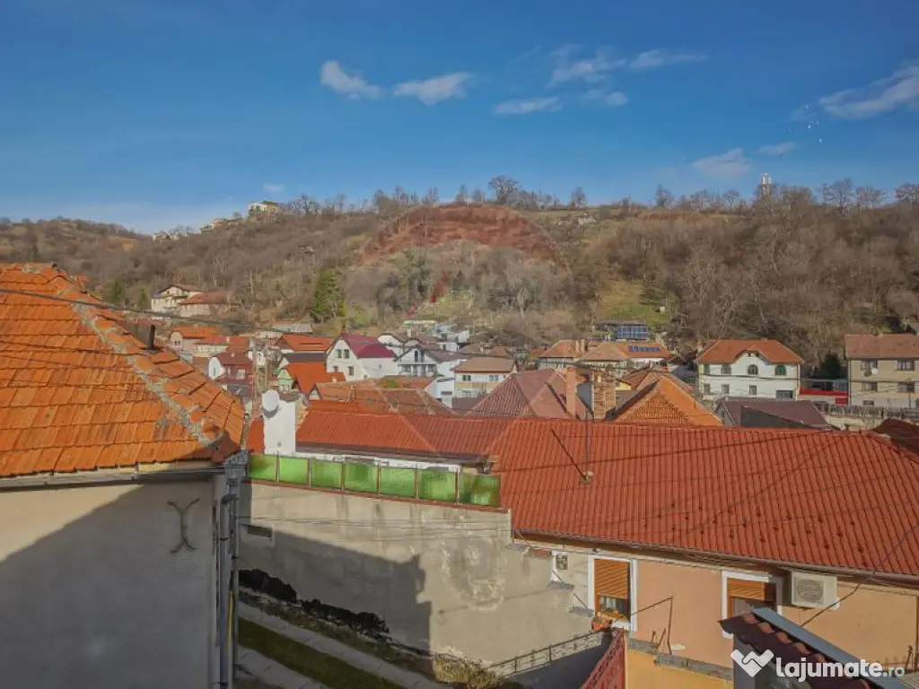 PODUL LUI GRID 13 | CASA 4 CAMERE CU DOUA BAI SI PRIVELIS...