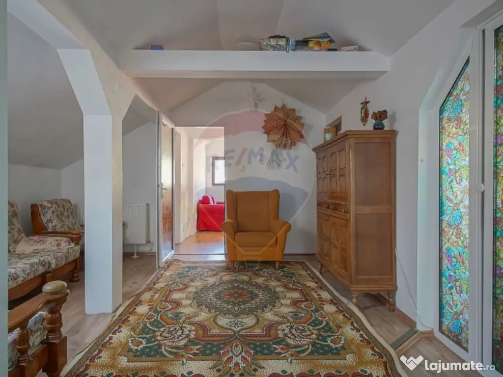 PODUL LUI GRID 13 | CASA 4 CAMERE CU DOUA BAI SI PRIVELIS...