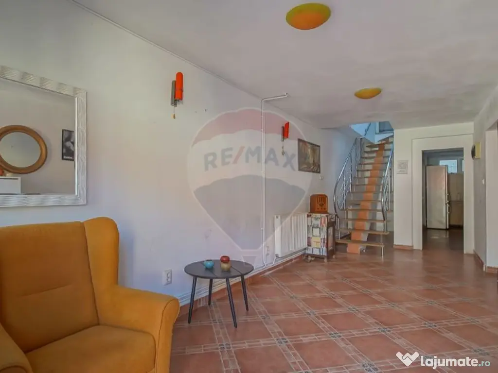 PODUL LUI GRID 13 | CASA 4 CAMERE CU DOUA BAI SI PRIVELIS...