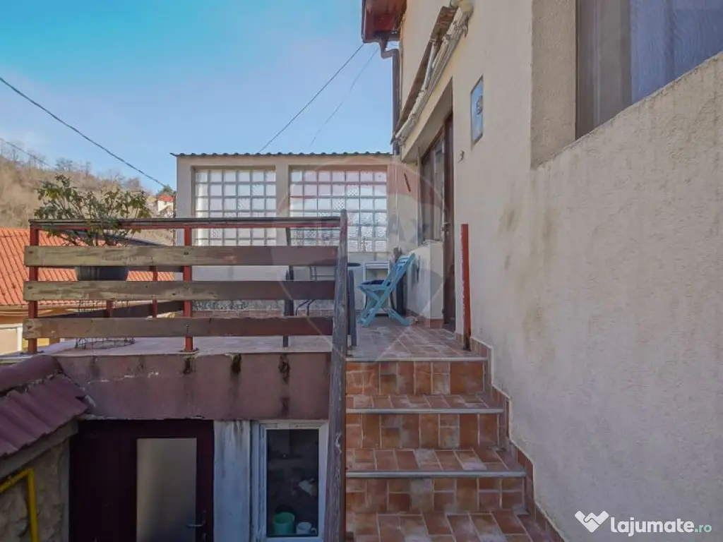 PODUL LUI GRID 13 | CASA 4 CAMERE CU DOUA BAI SI PRIVELIS...