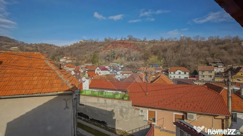 PODUL LUI GRID 13 | CASA 4 CAMERE CU DOUA BAI SI PRIVELIS...