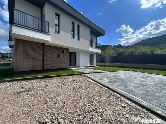 Casa tip Triplex de vanzare,Floresti - Floresti (Cluj)