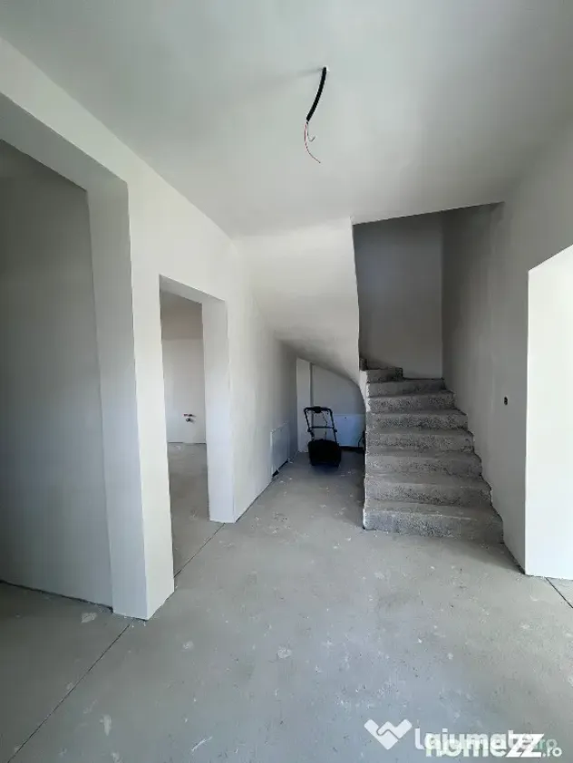 Casa tip Triplex de vanzare,Floresti - Floresti (Cluj)