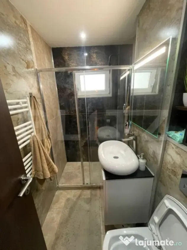 Apartament de 2 camere, etaj intermediar, 42 mp, zona Pacura