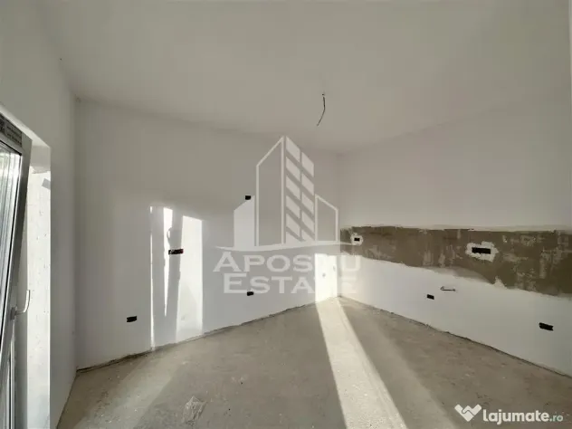 Jumatate de duplex cu 5 camere de vanzare, despartit, Dumbravita - Dumbravita (Timis)