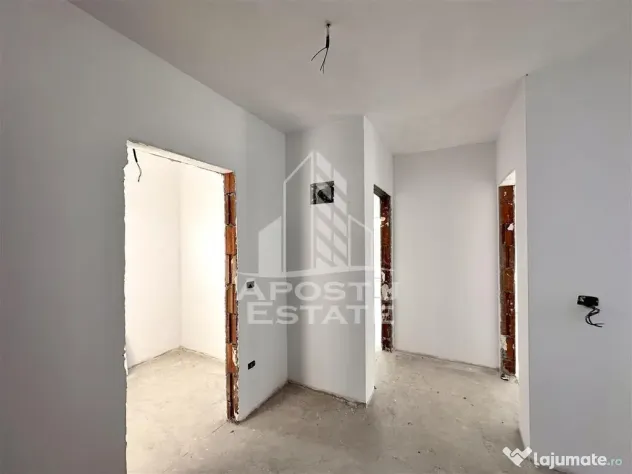 Jumatate de duplex cu 5 camere de vanzare, despartit, Dumbravita - Dumbravita (Timis)