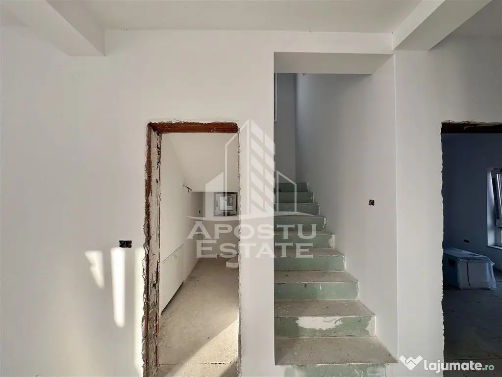 Jumatate de duplex cu 5 camere de vanzare, despartit, Dumbravita - Dumbravita (Timis)