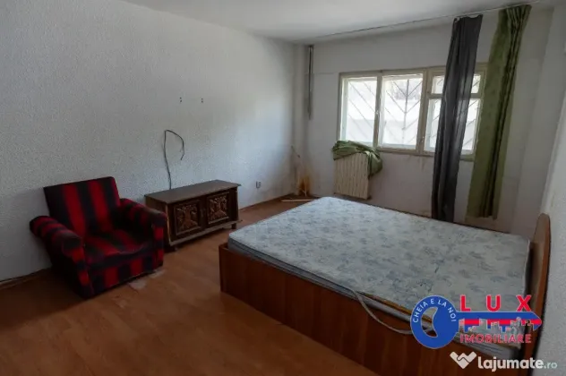 ID 8245 DE ÎNCHIRIAT - Spațiu comercial sau locativ