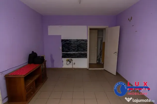 ID 8245 DE ÎNCHIRIAT - Spațiu comercial sau locativ