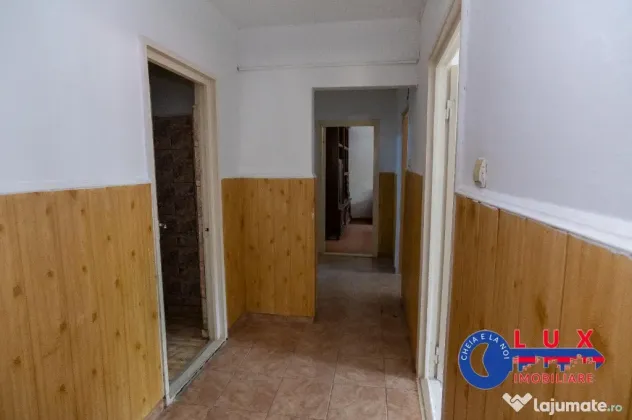 ID 8245 DE ÎNCHIRIAT - Spațiu comercial sau locativ
