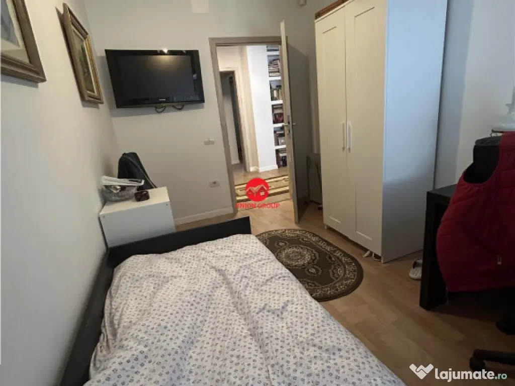 Apartament 4 camere, foarte spatios, stradal, zona Victoria