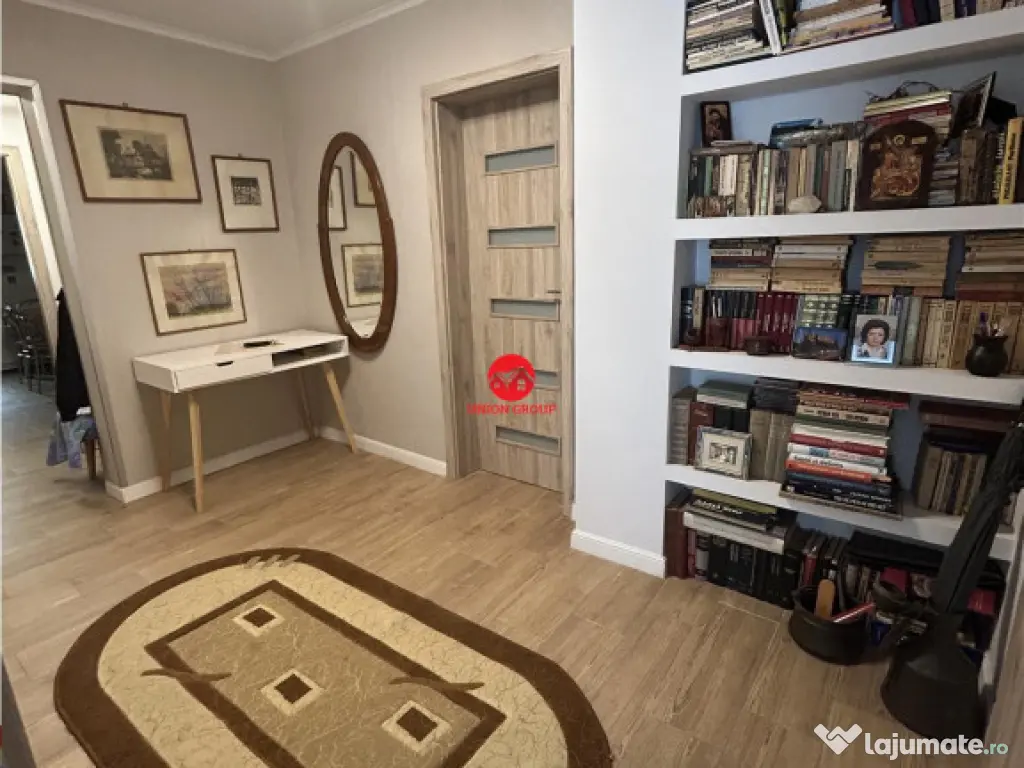 Apartament 4 camere, foarte spatios, stradal, zona Victoria