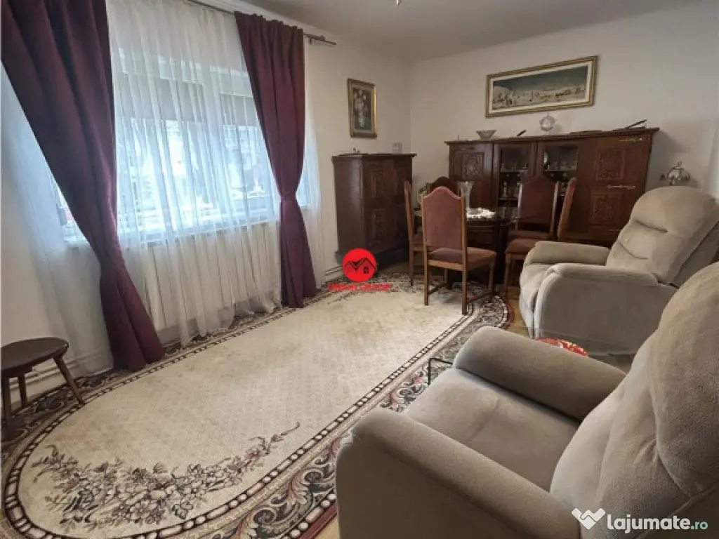 Apartament 4 camere, foarte spatios, stradal, zona Victoria