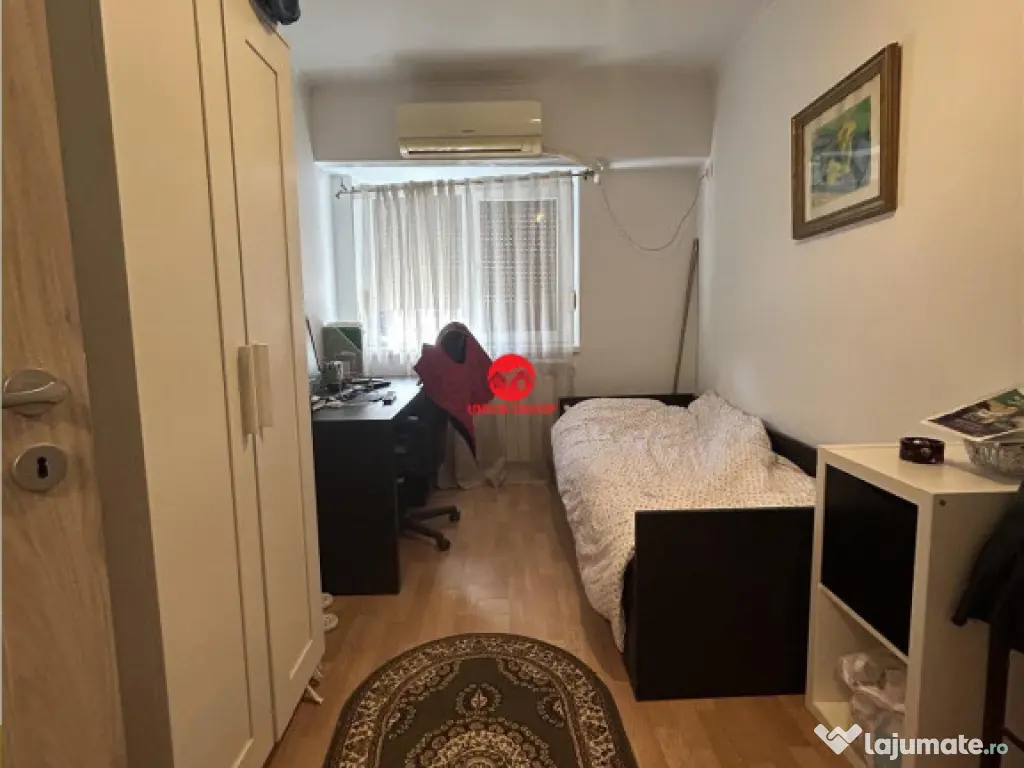 Apartament 4 camere, foarte spatios, stradal, zona Victoria