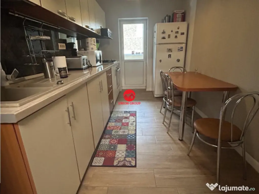 Apartament 4 camere, foarte spatios, stradal, zona Victoria