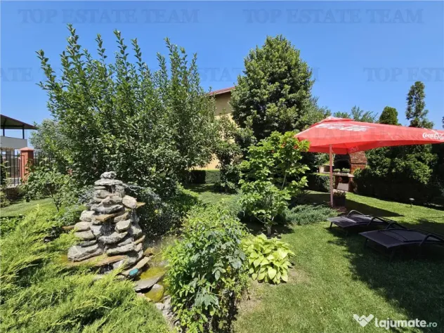Vila lux 5 camere cu gradina superba centru Domnesti
