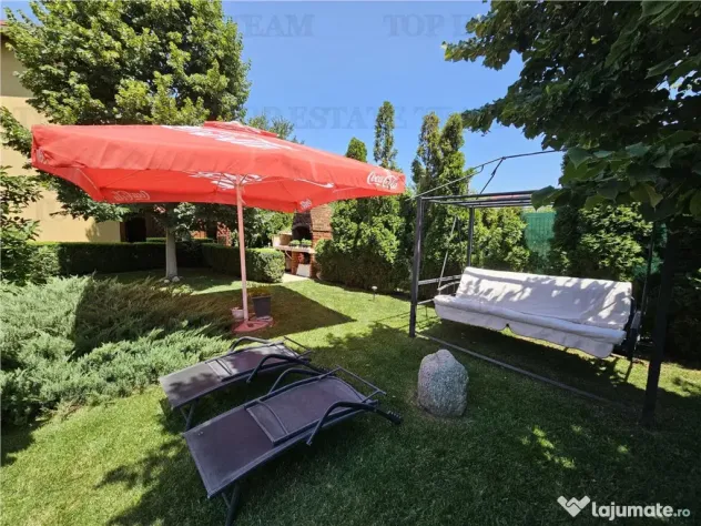 Vila lux 5 camere cu gradina superba centru Domnesti