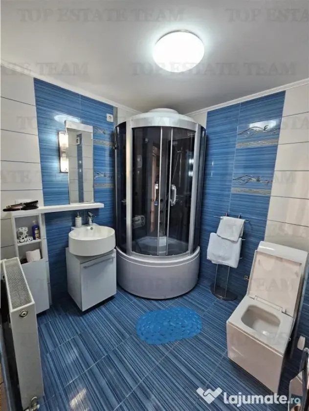 Vila lux 5 camere cu gradina superba centru Domnesti