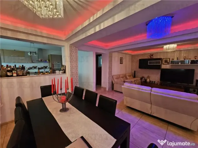 Vila lux 5 camere cu gradina superba centru Domnesti