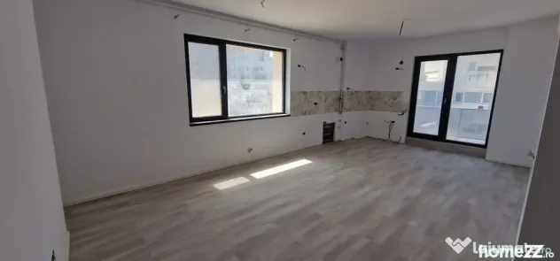 Faleza Nord apartament cu 3 camere, vedere la mare. - Constanta (Constanta)