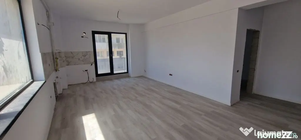 Faleza Nord apartament cu 3 camere, vedere la mare. - Constanta (Constanta)