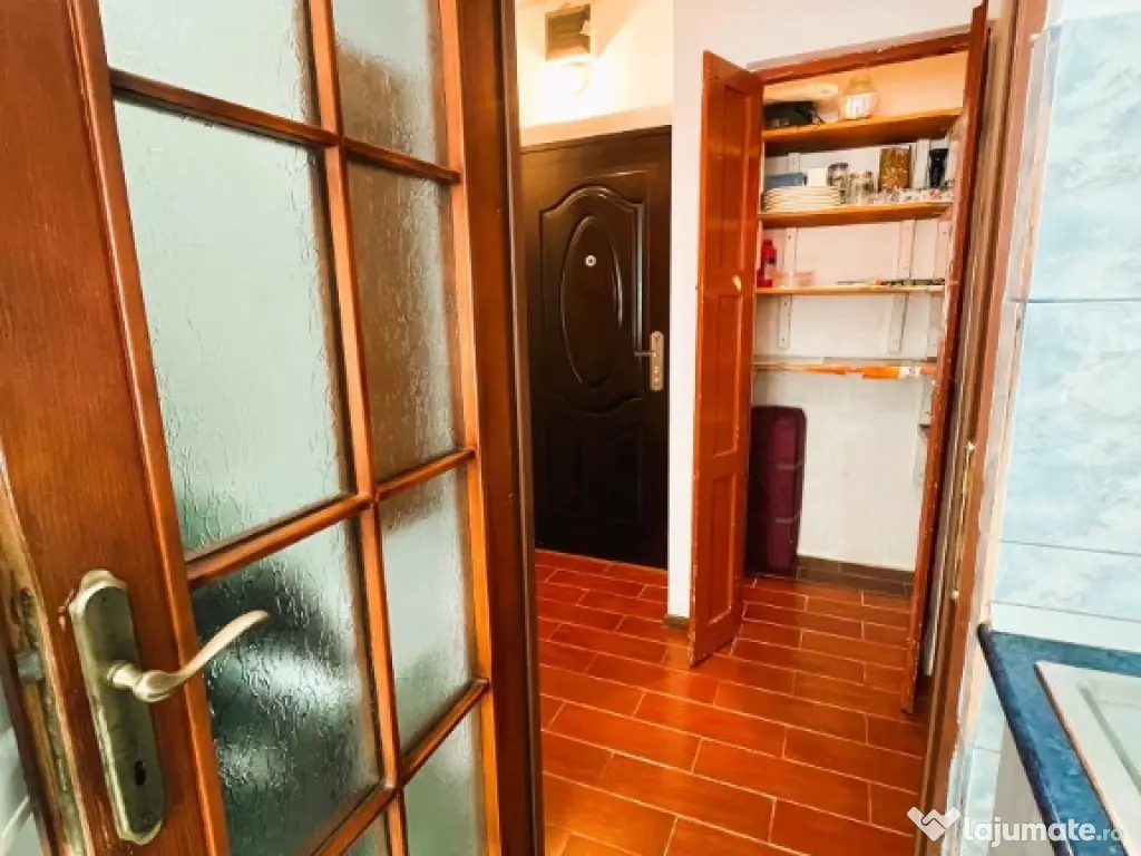 Apartament 2 camere ultracentral (poti obtine o chirie de 300E