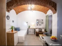 Clădire de patrimoniu din secolului XIX, de vanzare, zona