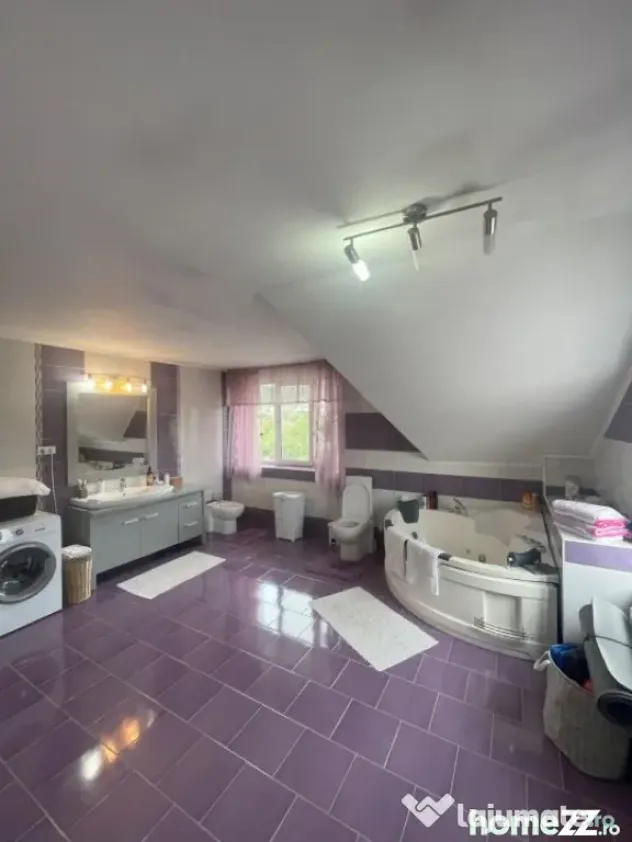 Duplex de vanzare, 2 unități, 8 camere, 300 mp, zona centr - Baia Mare (Maramures)
