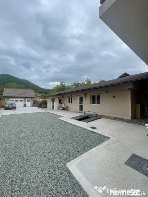 Duplex de vanzare, 2 unități, 8 camere, 300 mp, zona centr - Baia Mare (Maramures)