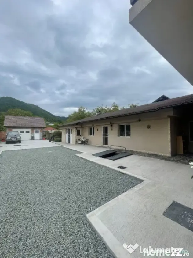 Duplex de vanzare, 2 unități, 8 camere, 300 mp, zona centr - Baia Mare (Maramures)