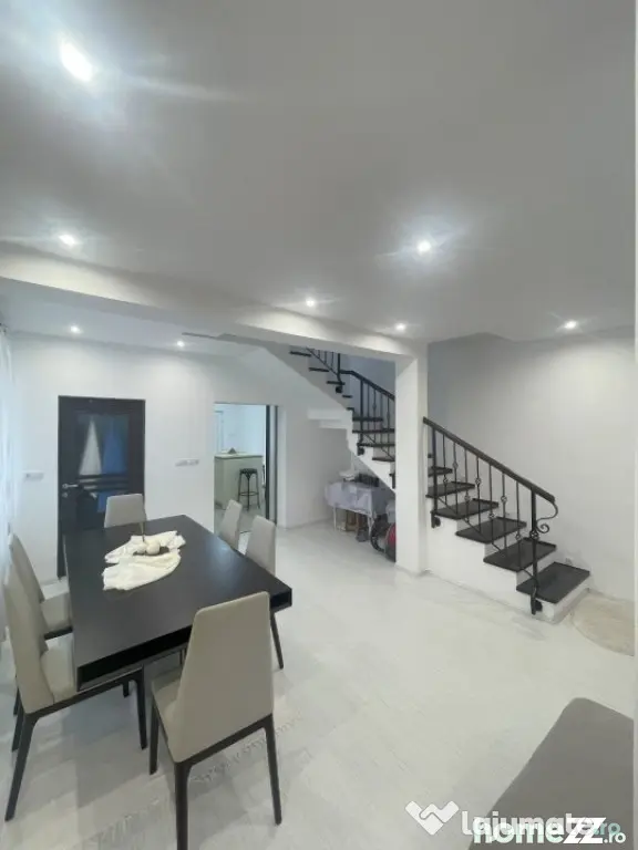 Duplex de vanzare, 2 unități, 8 camere, 300 mp, zona centr - Baia Mare (Maramures)