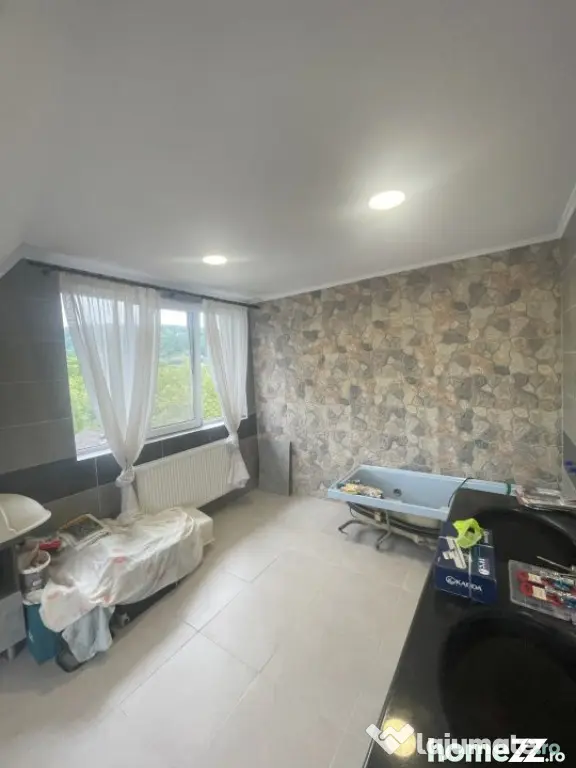 Duplex de vanzare, 2 unități, 8 camere, 300 mp, zona centr - Baia Mare (Maramures)