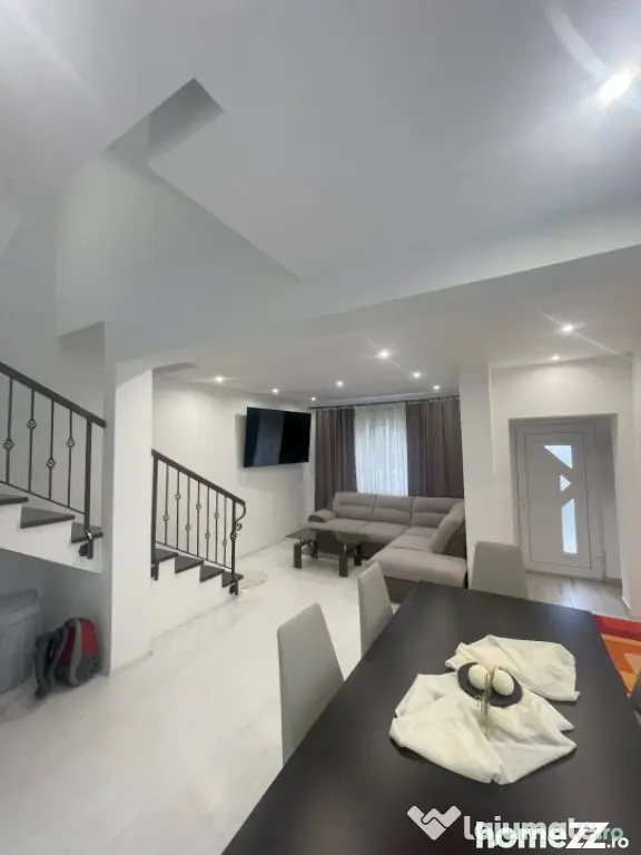Duplex de vanzare, 2 unități, 8 camere, 300 mp, zona centr - Baia Mare (Maramures)