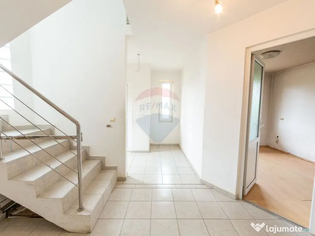 Proprietate compusă din două case si teren 378 mp Purc?...