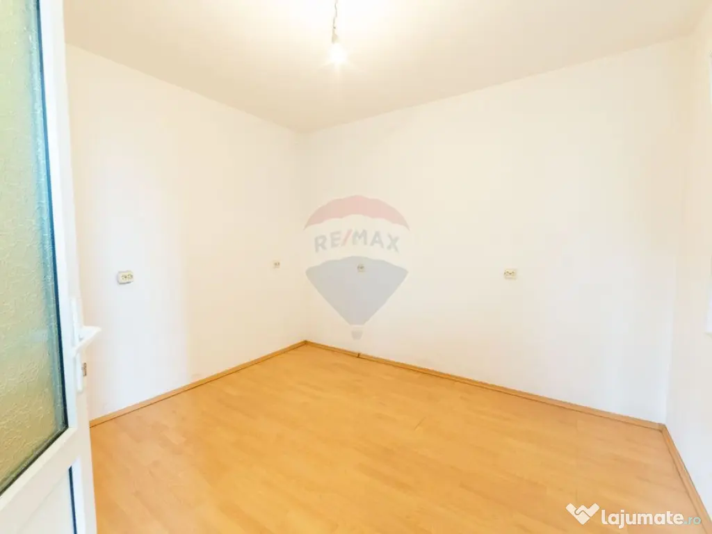 Proprietate compusă din două case si teren 378 mp Purc?...