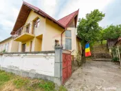 Proprietate compusă din două case si teren 378 mp Purc?... 