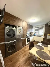 Apartament 3 camere, Decomandat de vanzare Vlahuta