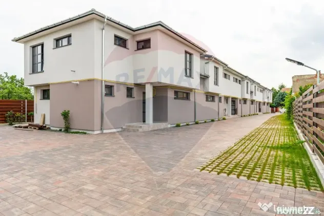 Apartament cu terasă și 2 locuri de parcare • Complex...