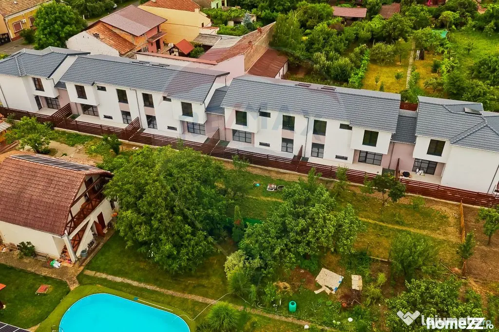 Apartament cu terasă și 2 locuri de parcare • Complex...