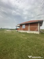 Casa la roșu 3 camere, 142mp, 585 mp teren, zona Cionchesti