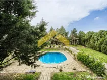 Casa pe colt cu teren de 2464 mp in ZONA MICALACA