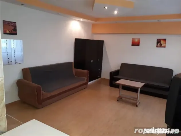 2 camere in zona UMT