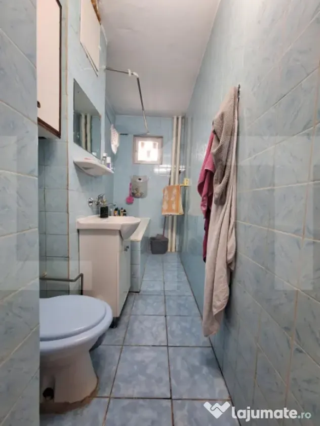 Apartamet de vanzare, cu 3 camere, 46 mp, zona Sagului-SHOPP