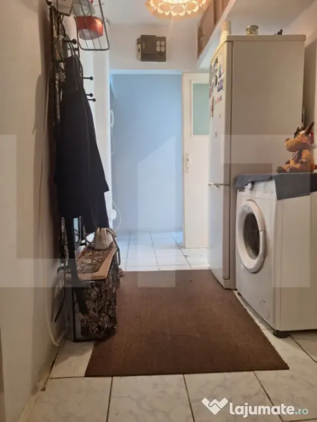 Apartamet de vanzare, cu 3 camere, 46 mp, zona Sagului-SHOPP