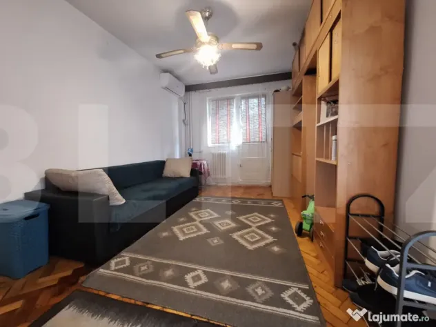 Apartamet de vanzare, cu 3 camere, 46 mp, zona Sagului-SHOPP