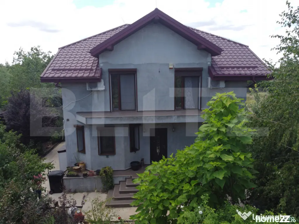 Vilă de vanzare, cu 6 camere, 230 mp, zona Samurcași